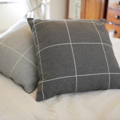 Large scatter/bed cushions